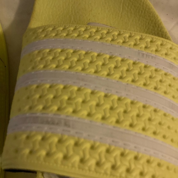 Adidas Slides New - Picture 2 of 6
